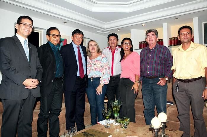 A prefeita de Cajueiro da Praia, Vânia Ribeiro esteve em audiência com o governador Wellington Dias - Imagem 2