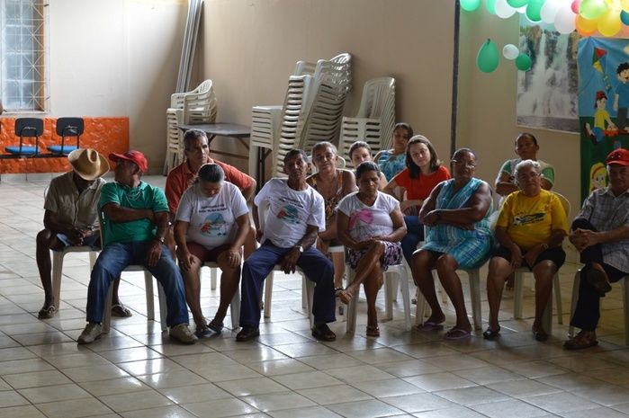 Trabalho apresentado pela Assistente Social que estagiou no Cras apresentando o Projeto de Intervenção  - Imagem 12