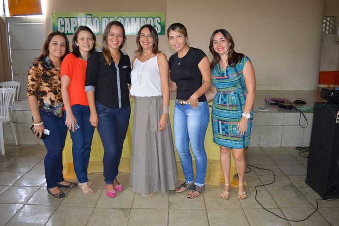 Trabalho apresentado pela Assistente Social que estagiou no Cras apresentando o Projeto de Intervenção  - Imagem 36