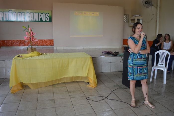 Trabalho apresentado pela Assistente Social que estagiou no Cras apresentando o Projeto de Intervenção  - Imagem 23