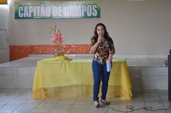 Trabalho apresentado pela Assistente Social que estagiou no Cras apresentando o Projeto de Intervenção  - Imagem 16