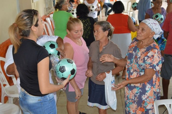 Trabalho apresentado pela Assistente Social que estagiou no Cras apresentando o Projeto de Intervenção  - Imagem 32