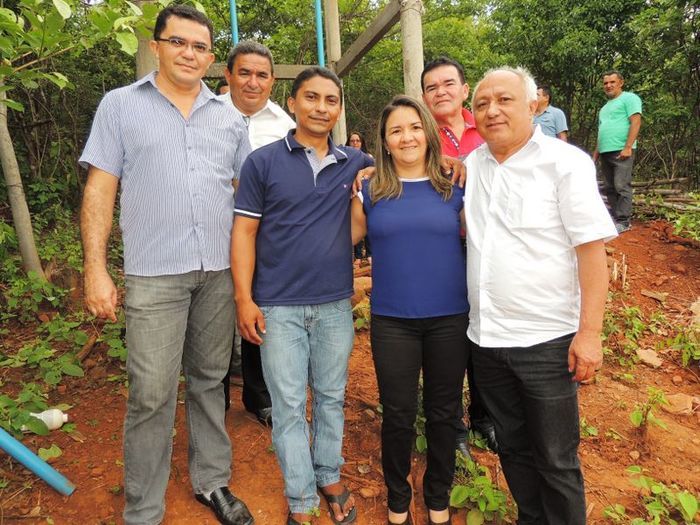 Prefeita inaugura sistema de abastecimento d'água na zona rural - Imagem 7