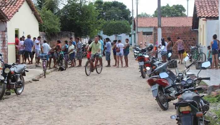 Prefeitura inicia distribuição de 2.2 toneladas de sementes aos agricultores familiares de São João do Arraial  - Imagem 5