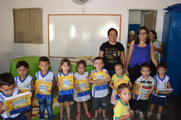 Alunos da U.E Plágida de França recebem livros didáticos para a Educação Infantil   - Imagem 27