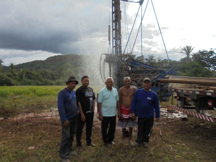 Prefeitura de São Pedro do Piauí beneficia comunidade com poço artesiano - Imagem 9