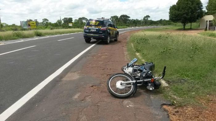 Agente da PRF fica lesionado ao tentar imobilizar motociclista na BR-343 - Imagem 2
