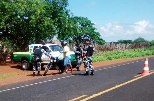 PM monta barreira em áreas estratégicas de Campo Maior  - Imagem 2
