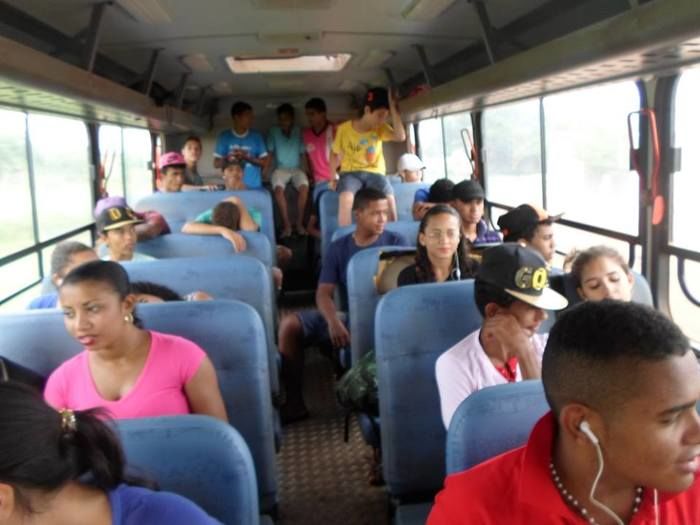 Secretaria de Assistência Social e Cidadania promove dia de passeio, lazer e esportes para jovens do Grupo Força Jovem. - Imagem 5