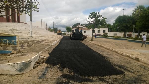 Prefeito Luiz Neto visita obras de pavimentação no centro de Amarante - Imagem 13