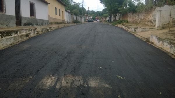Prefeito Luiz Neto visita obras de pavimentação no centro de Amarante - Imagem 1