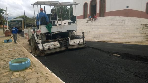 Prefeito Luiz Neto visita obras de pavimentação no centro de Amarante - Imagem 6