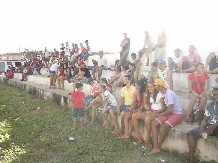 Esportes - Dado o início do Campeonato Municipal de Futebol de 2015, com dois jogos realizados no novo Estádio Municipal “Luís Monteiro de Moura”. - Imagem 12