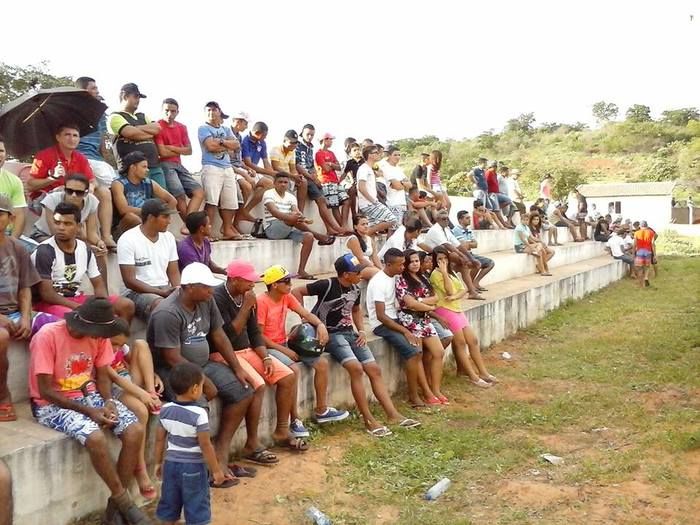 Esportes - Dado o início do Campeonato Municipal de Futebol de 2015, com dois jogos realizados no novo Estádio Municipal “Luís Monteiro de Moura”. - Imagem 1