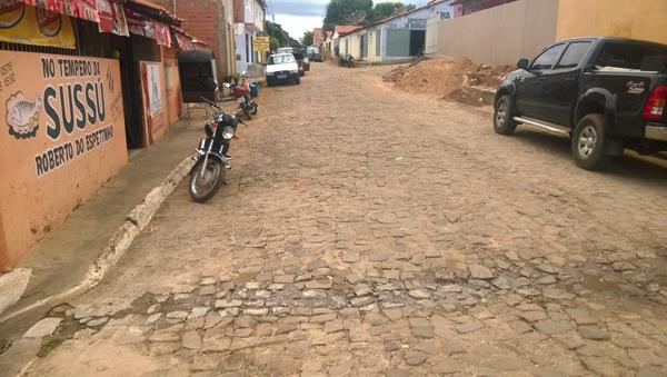 Prefeito Luiz Neto visita obras de pavimentação no centro de Amarante - Imagem 16