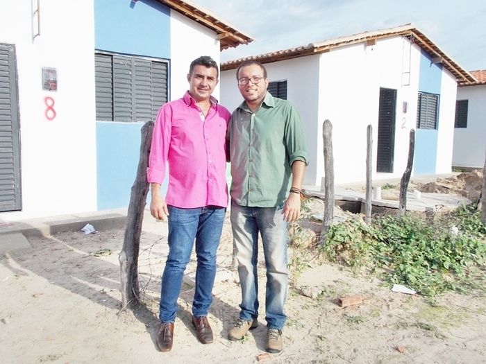 Prefeito Antônio Parambú entrega 15 casas do Programa Minha Casa Minha Vida 2 - Imagem 3