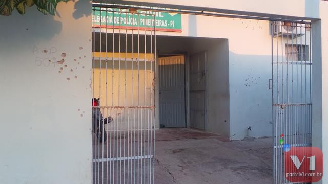 Assaltantes roubam Bradesco em Pimenteiras e promovem tiroteio - Imagem 4