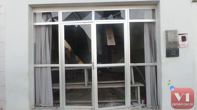 Assaltantes roubam Bradesco em Pimenteiras e promovem tiroteio - Imagem 2