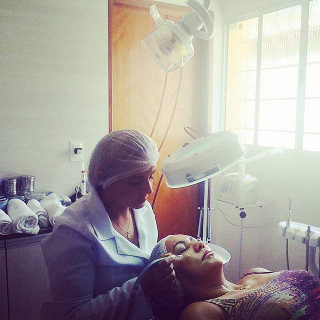 A Fisioterapeuta barrense Rinara Silva estará em Barras com o método Criolipólise. Veja! - Imagem 4