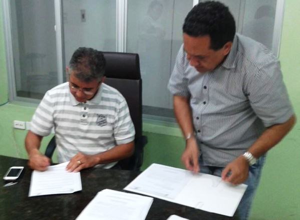 Em Campo Maior professores passam a ganhar de R$ 2 mil até R$ 6 mil - Imagem 1