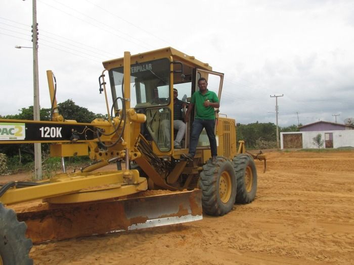 Prefeitura de Agricolândia prepara terreno para os Festejos de São José no Residencial Novo Horizonte - Imagem 6