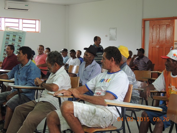 Agricultores familiares de Monsenhor Gil recebem sementes de milho e feijão - Imagem 5