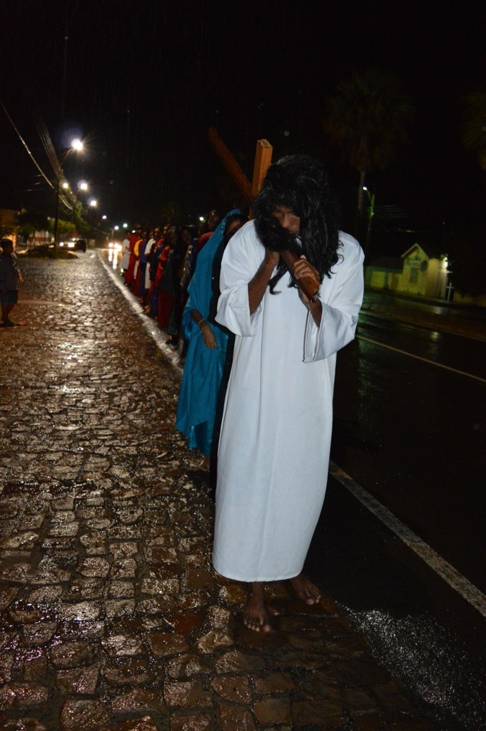 Jovens ensaiam na Rua a 6ª edição da Paixão de Cristo   - Imagem 2