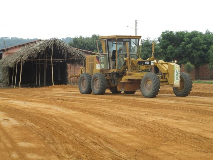 Prefeitura de Agricolândia prepara terreno para os Festejos de São José no Residencial Novo Horizonte - Imagem 1