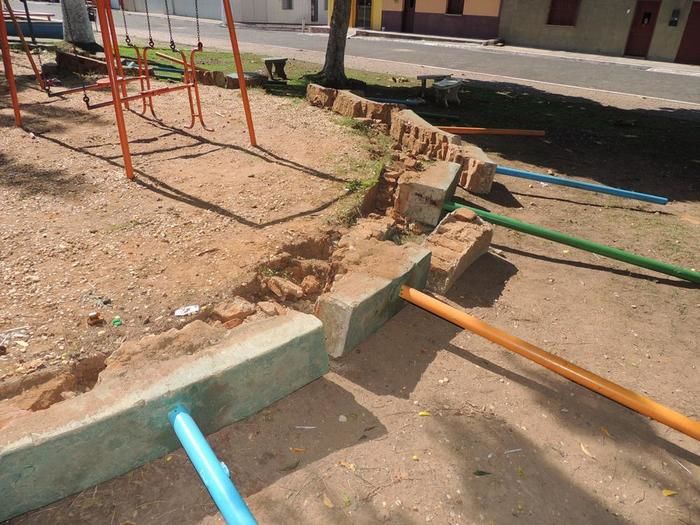 Patrimônio público é alvo de vândalos - Imagem 3