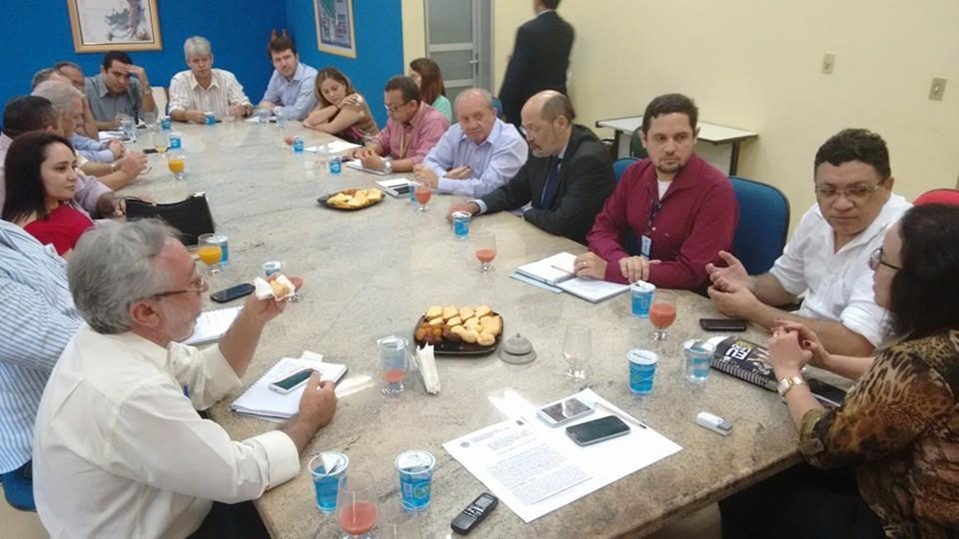 Projeto de pesquisa é analisado pelo prefeito Edgar Castelo Branco de Santa Rosa do Piauí