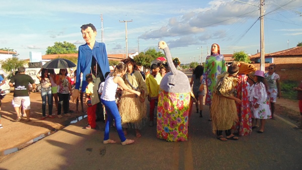 Caravana de teatro Cassimiro côco realiza oficinas de teatro e fazer show em Santo Inácio  - Imagem 34