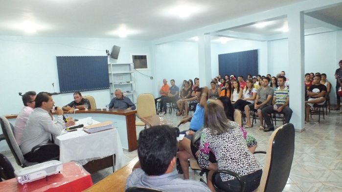 Estudantes conquistam lei para transportes escolar em Dom Expedito Lopes  - Imagem 2