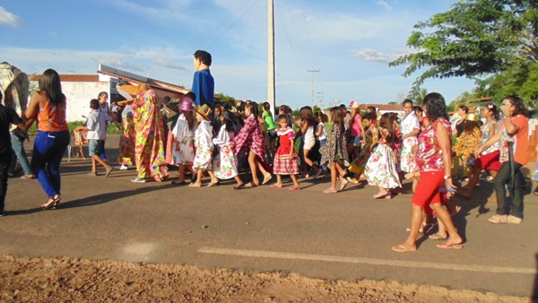 Caravana de teatro Cassimiro côco realiza oficinas de teatro e fazer show em Santo Inácio  - Imagem 35