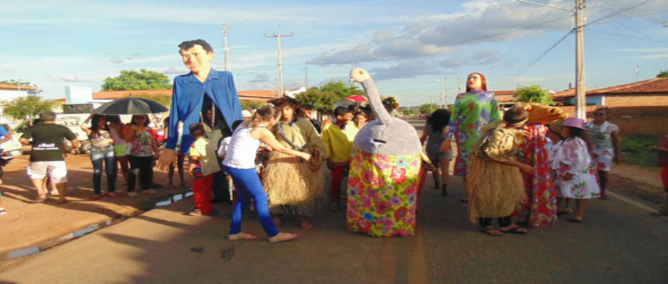 Caravana de teatro Cassimiro côco realiza oficinas de teatro e fazer show em Santo Inácio 