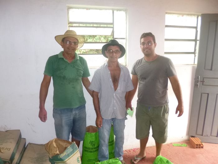 Secretaria de agricultura faz distribuicão de sementes - Imagem 3