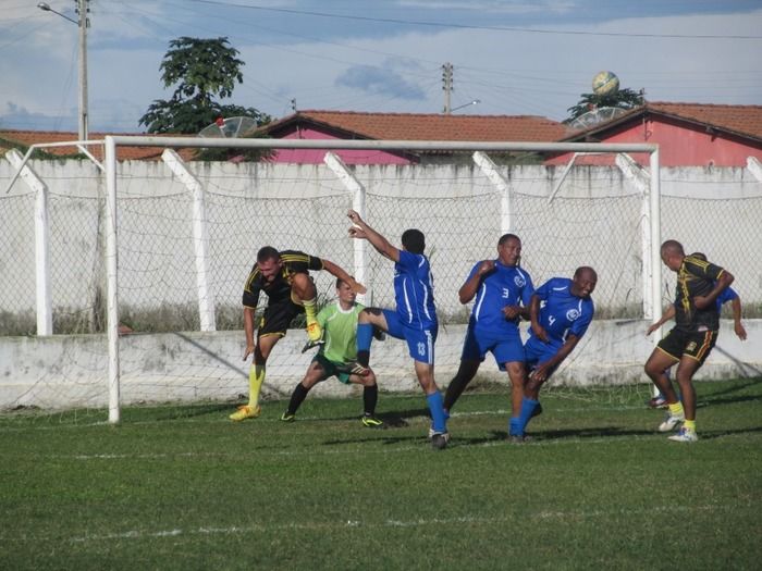 Elesbão Veloso empata e fica com quatro pontos no campeonato dos quarentões de Agricolândia - Imagem 7
