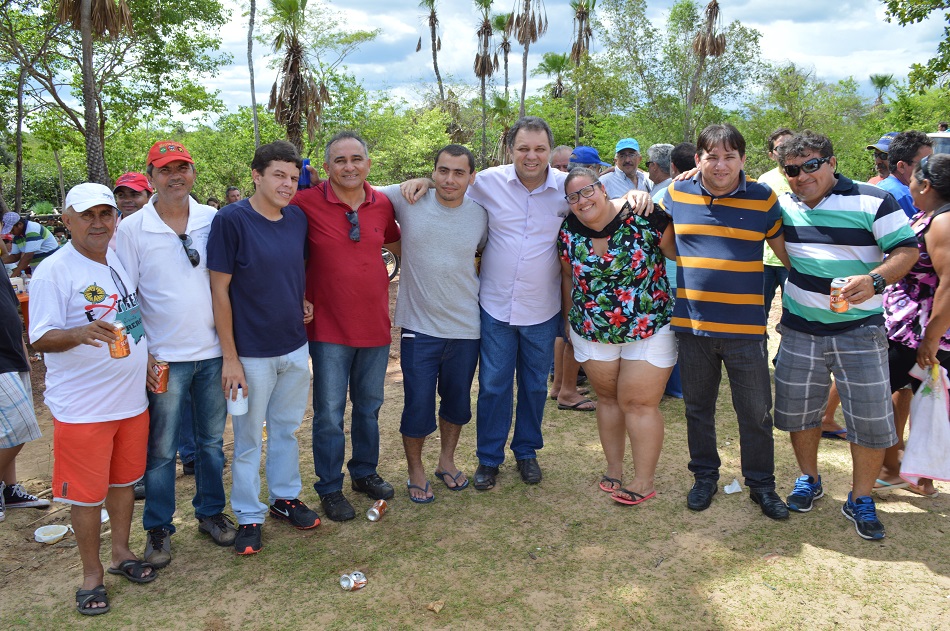 Prefeitos da planície litorânea prestigiam Bernildo Val em inauguração de estrada