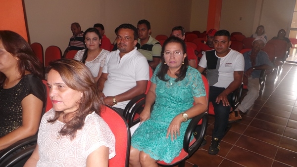 Vice-prefeita Lucia Lacerda assume prefeitura de Pimenteiras - Imagem 3