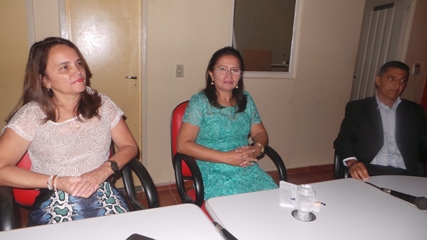 Vice-prefeita Lucia Lacerda assume prefeitura de Pimenteiras - Imagem 11