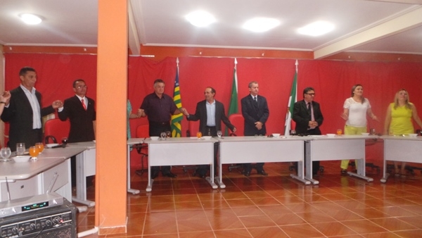 Vice-prefeita Lucia Lacerda assume prefeitura de Pimenteiras - Imagem 15
