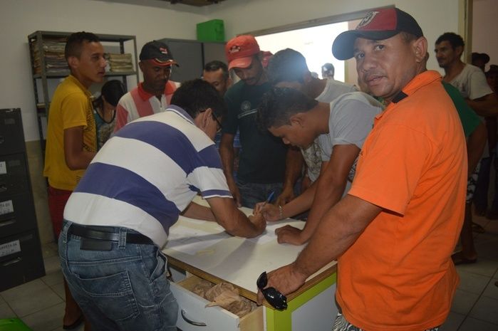 Prefeitura realiza pagamento das diárias para mais de 500 homens do roço das ruas. - Imagem 5