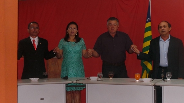 Vice-prefeita Lucia Lacerda assume prefeitura de Pimenteiras - Imagem 17