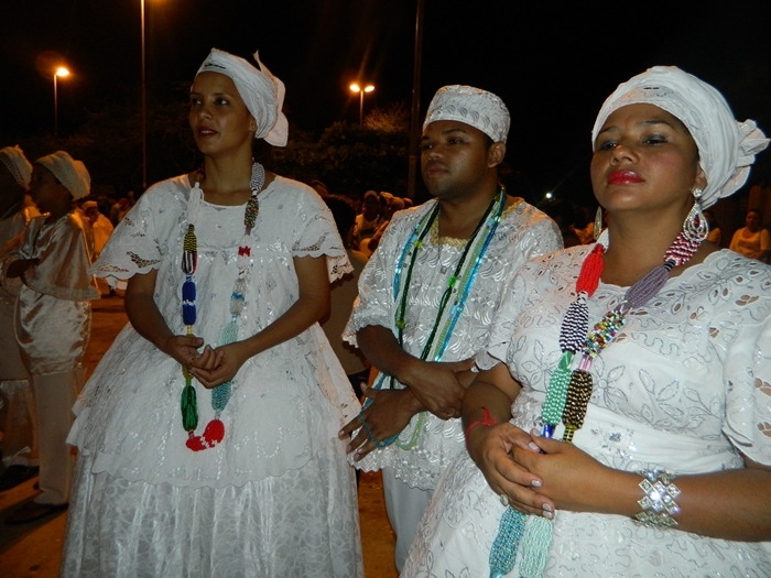 Debaixo de chuva, Caminhada pela Paz reuniu centenas de pessoas - Imagem 13