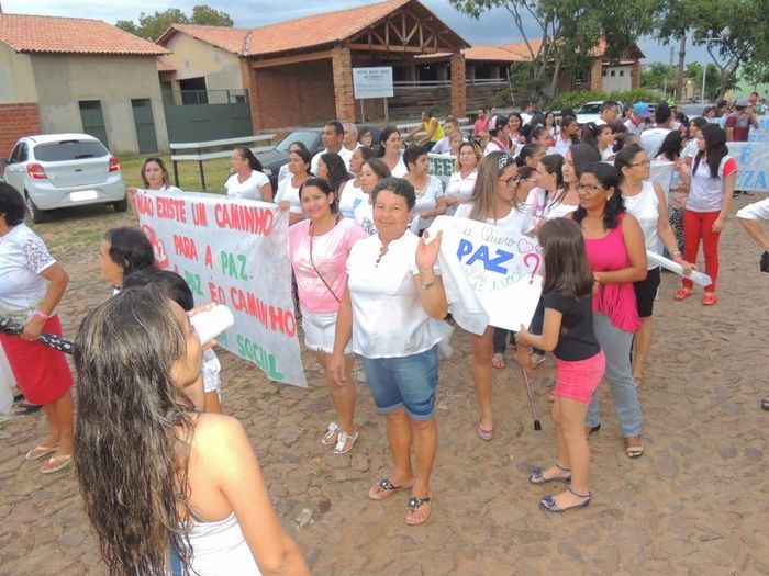 Debaixo de chuva, Caminhada pela Paz reuniu centenas de pessoas - Imagem 34
