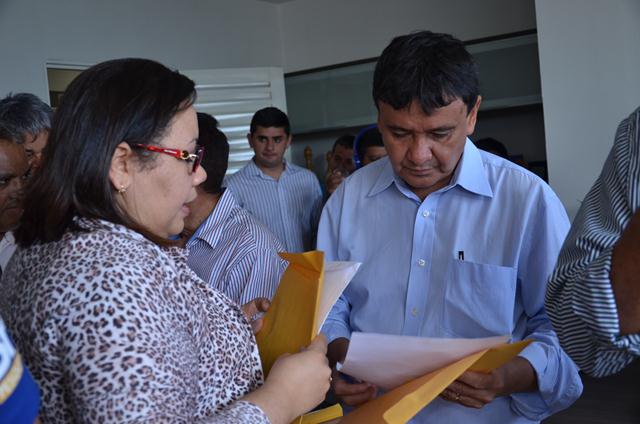 Governador Inaugura Obras em Ipiranga do Piauí - Imagem 40