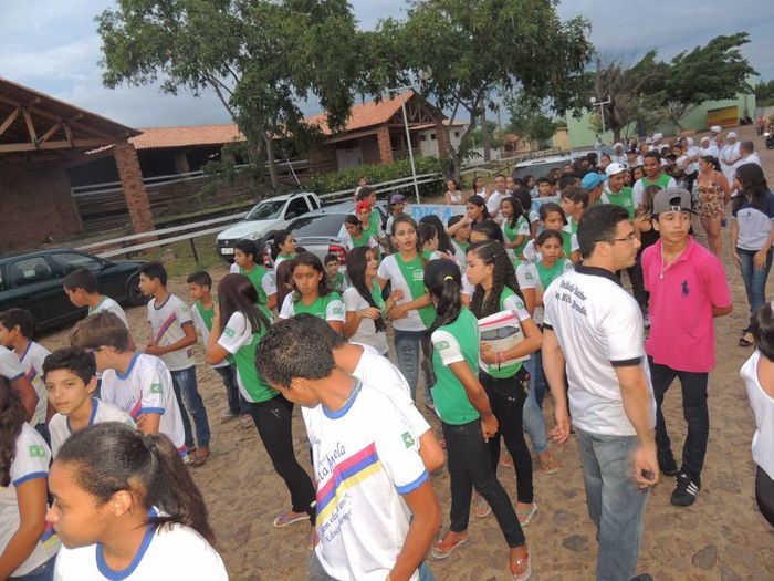 Debaixo de chuva, Caminhada pela Paz reuniu centenas de pessoas - Imagem 38