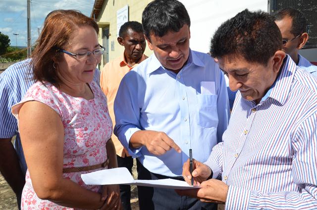 Governador Inaugura Obras em Ipiranga do Piauí - Imagem 29