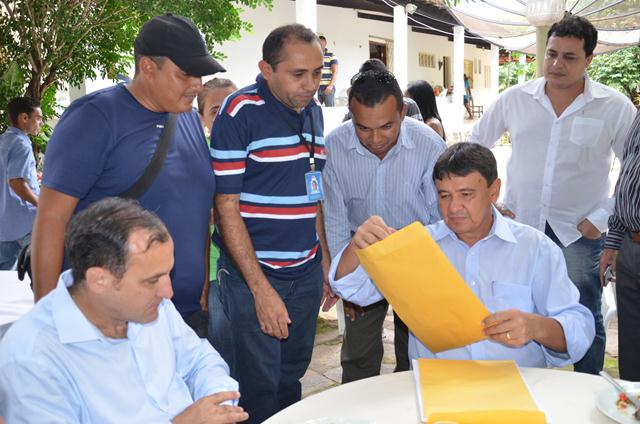 Governador Inaugura Obras em Ipiranga do Piauí - Imagem 135