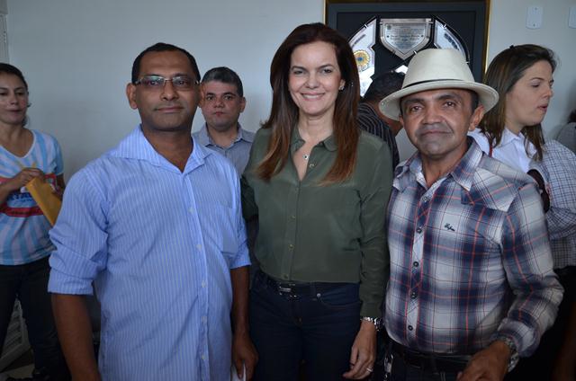 Governador Inaugura Obras em Ipiranga do Piauí - Imagem 38