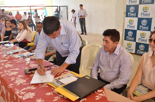 Governador Inaugura Obras em Ipiranga do Piauí - Imagem 114